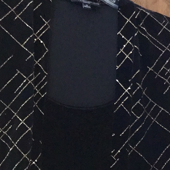 Black and Gold Velvet Jacket with Black Velvet Camisole. 1X - Picture 5 of 10